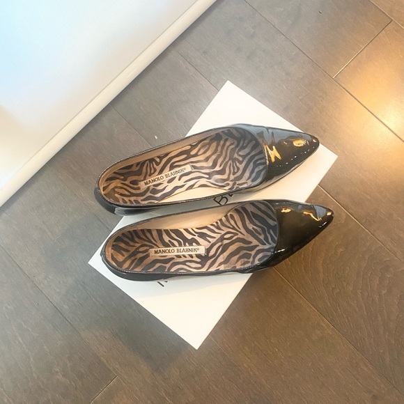 Manolo Blahnik - Tito Patent Leather Flats - Point Toe - Black - 7 US - Picture 4 of 7